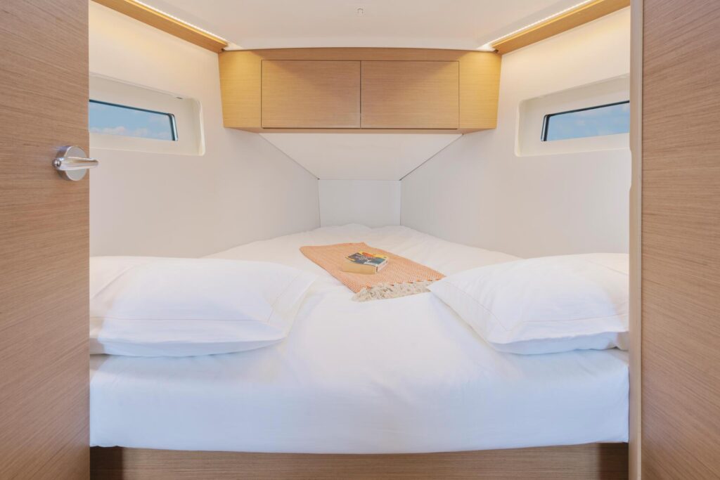 Sun Odyssey 350
