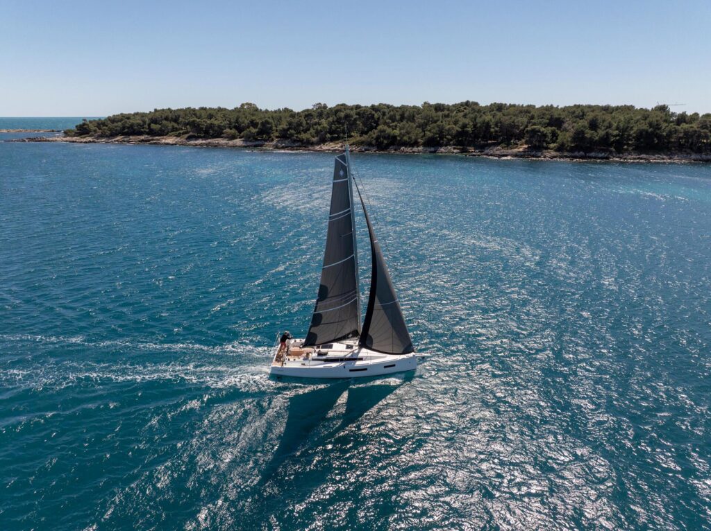 Sun Odyssey 350
