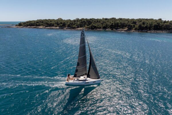 Sun Odyssey 350