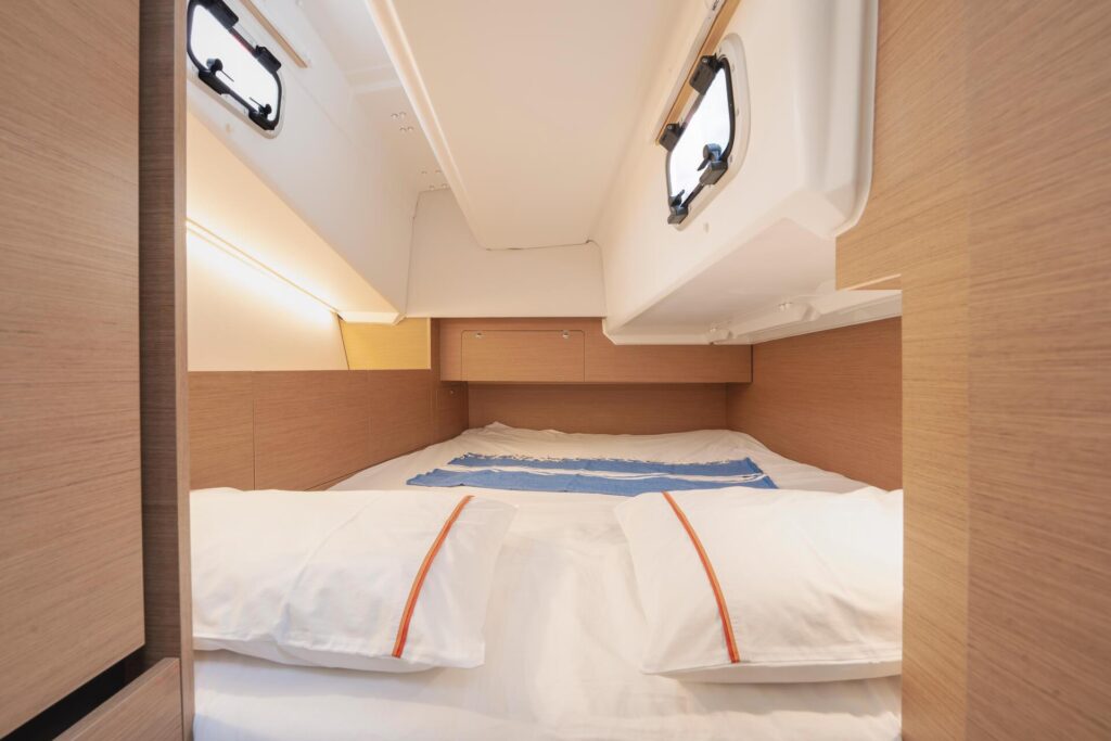 Sun Odyssey 350