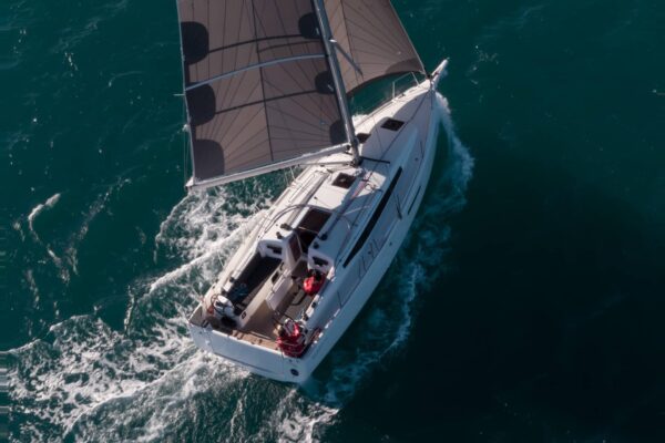 Sun Odyssey 380