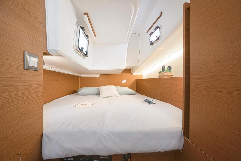 Sun Odyssey 380