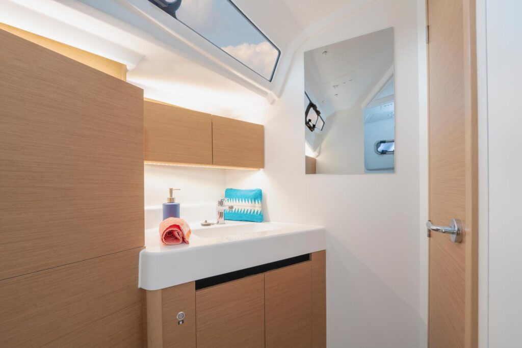 Sun Odyssey 350