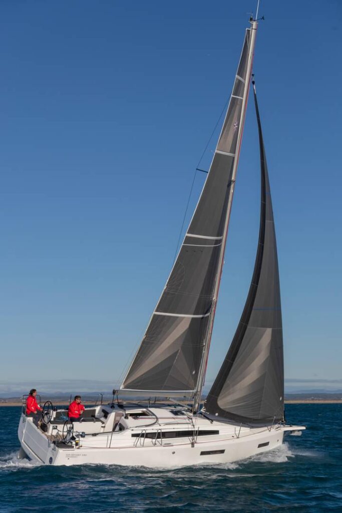 Sun Odyssey 380