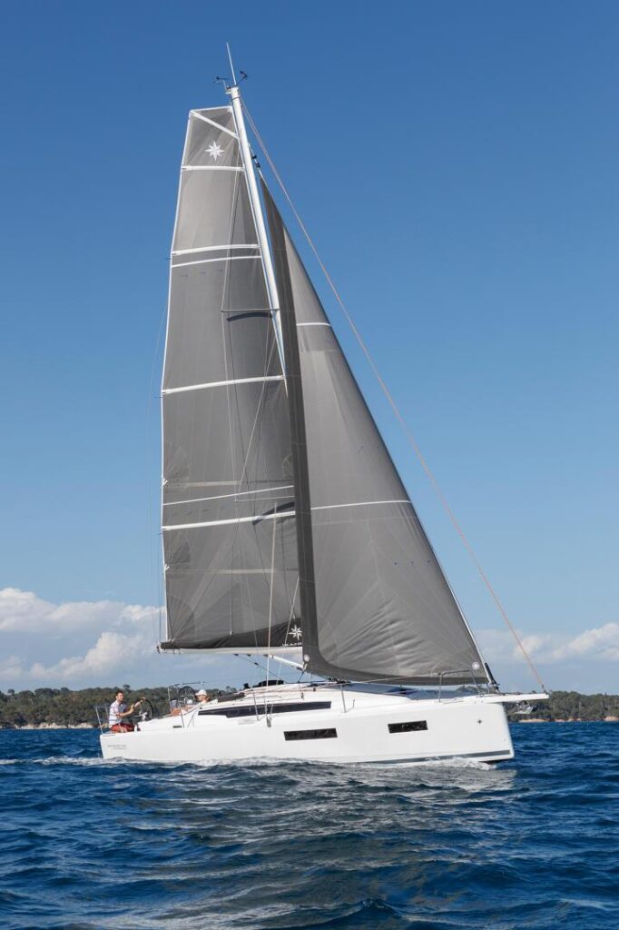 Sun Odyssey 350